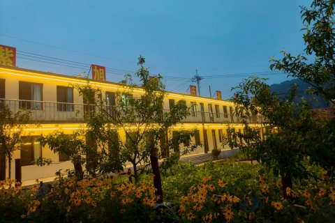 本溪县老边沟紫旭农庄