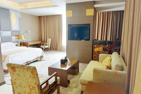 嵊州保罗大酒店(吾悦广场店)