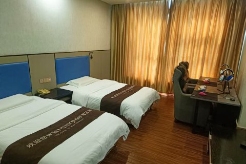 名人酒店(招远金城广场振华商厦店)