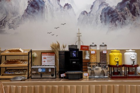 维也纳国际酒店(西安大雁塔大唐不夜城店)