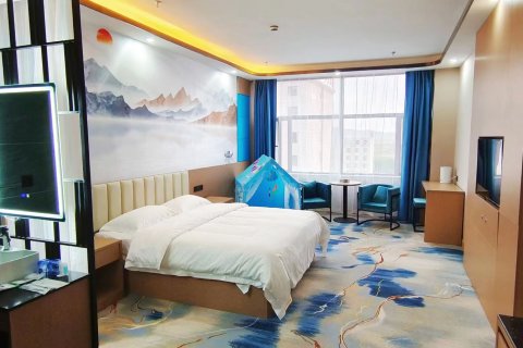 海西大柴旦悦豪尚怡大酒店(翡翠步行街店)