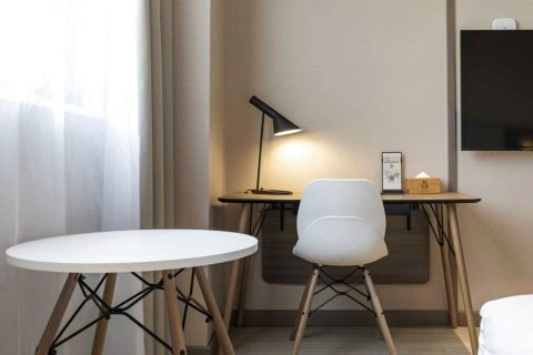 如家酒店(泰州济川东路万达广场店)