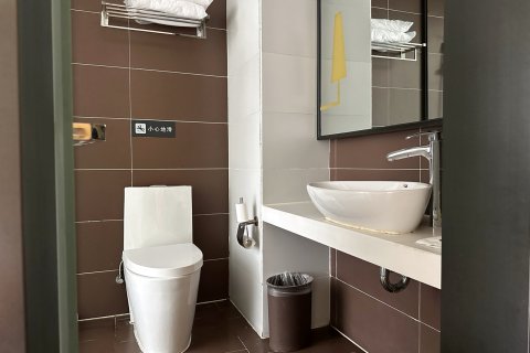 笑然酒店(老河口东启街店)