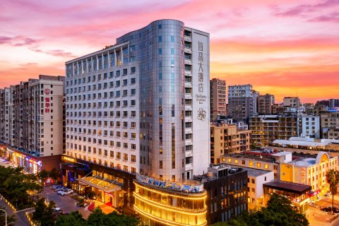 汕头铂晶大酒店(珠江路美食街嵩山南路店)