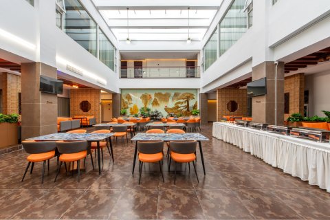 珠海铂金假日酒店(拱北口岸环宇城店)