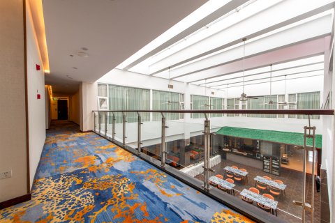 珠海铂金假日酒店(拱北口岸环宇城店)