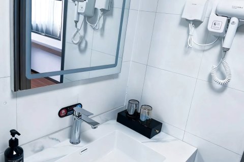 亿家酒店(鄢陵花博大道店)