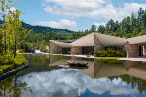 腾冲石头纪酒店