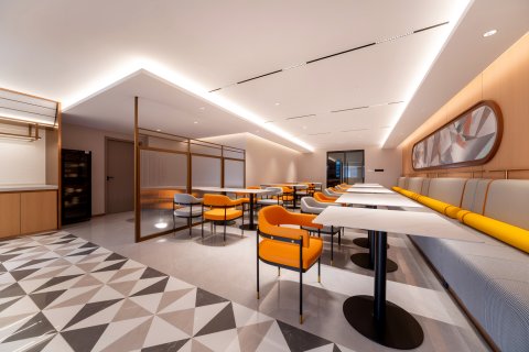 柏曼酒店(济南大明湖趵突泉店)