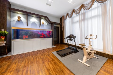 乌兰察布名仕假日酒店(集宁南站市中心医院店)