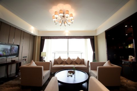 盛铂仕丹·天羿大酒店(岳池站店)