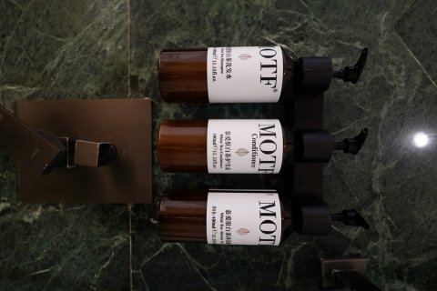 上海虹桥嘉廷酒店(娄山关路地铁站店)