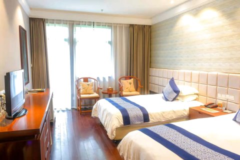 苏州彤日涵园湖滨度假酒店