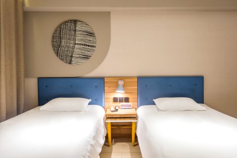 如家商旅酒店(杭州河坊街江城路地铁站店)