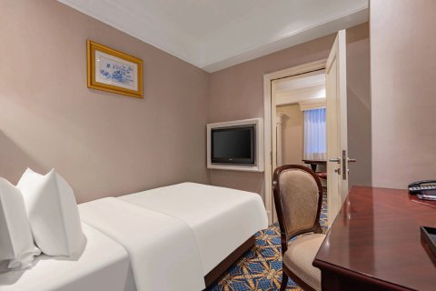 华美达宜昌大酒店(CBD购物中心店)