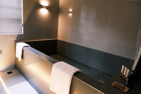 天鹅堡养生度假酒店