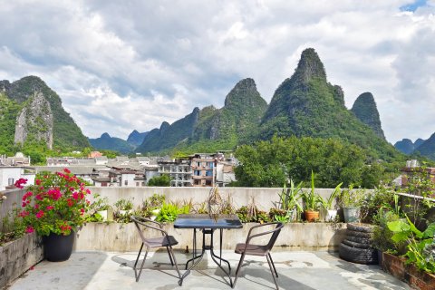 黄姚古镇蓝雪花开客栈