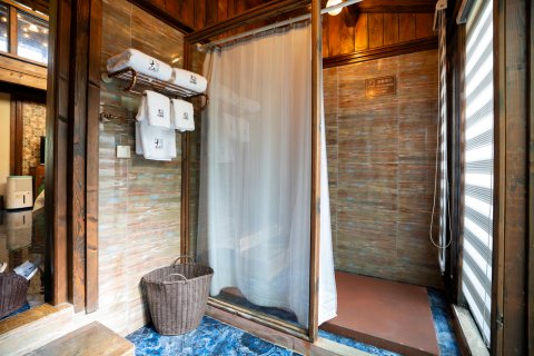 十二背后双河客栈