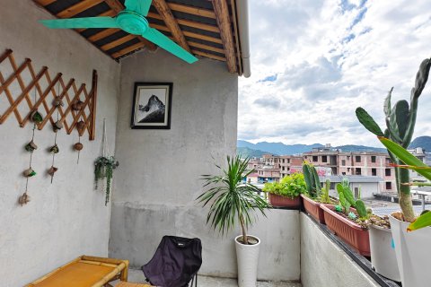 黄姚古镇蓝雪花开客栈