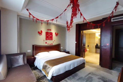 安阳华强诺华廷酒店(文体中心体育场店)