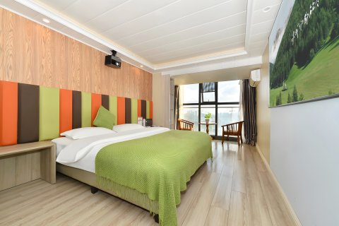 安漫漫精品酒店(贵阳高铁北站店)