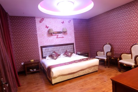 如家睿柏·云酒店(密山兴亚时代广场店)