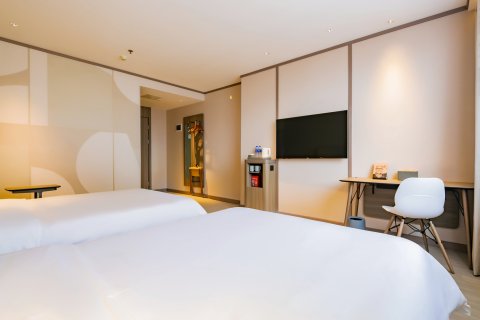 汉庭酒店(西安钟鼓楼五路口地铁站店)