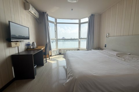 丹东国门青云酒店(鸭绿江断桥火车站店)