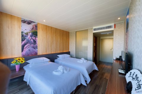 赤峰玉龙沙湖集装箱温泉酒店