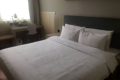 汉庭酒店(西安大唐不夜城大雁塔地铁站店)