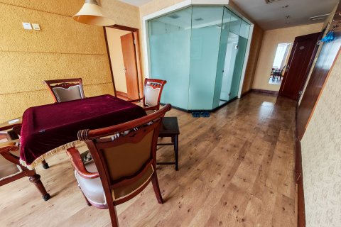 洛阳新天鹅国际大酒店(解放路地铁换乘站店)