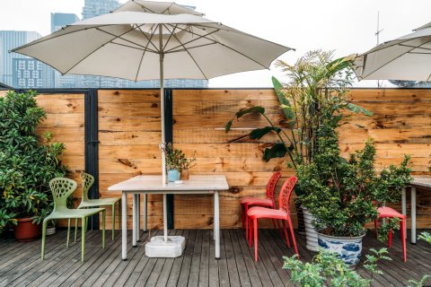 POSHPACKER拖板鞋青年旅舍旅行酒店(成都太古里春熙路地铁站店)