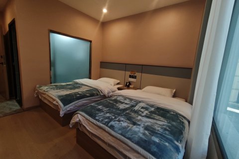 鼎苒时光酒店(白玉县店)