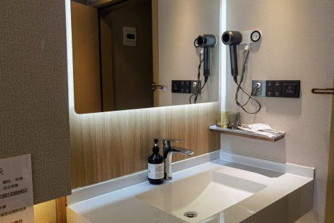 安瑞酒店(陶阳里御窑景区人民广场店)