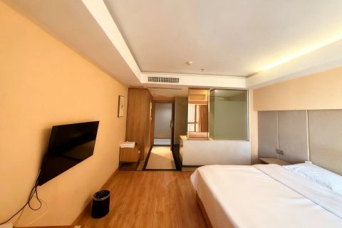 贵阳格融酒店(花果园购物中心松花路地铁站店)