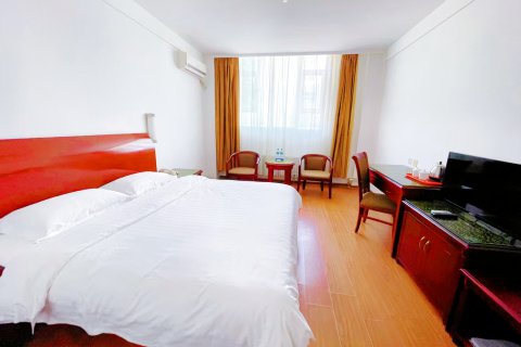 泊住·裕龙阁酒店(营口客运站店)