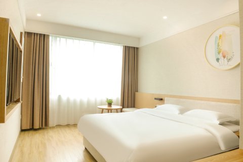 壹世榕泰酒店(工商大学轻轨站店)