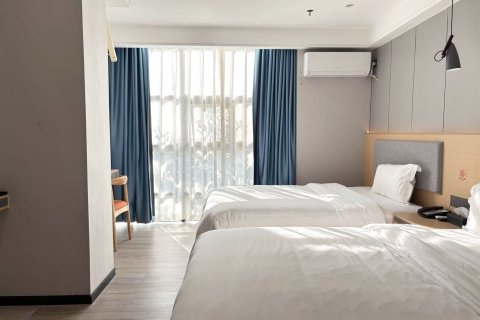 竹园酒店(茂名电白万达广场店)