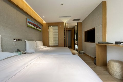 弥勒绿宝乐致温泉酒店(红河水乡湖泉生态园店)