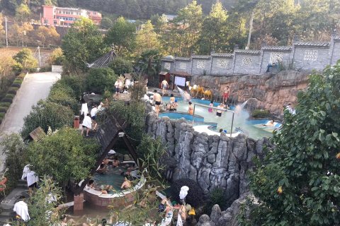 泰顺玉龙山氡泉度假村
