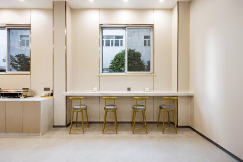 悦美程酒店(临海银泰城店)