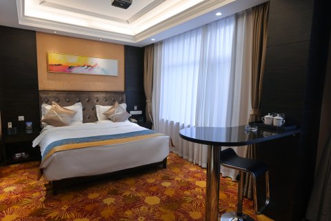 乌兰察布名仕假日酒店(集宁南站市中心医院店)