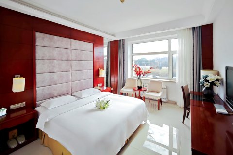 伊春城茂国锦酒店