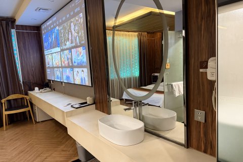 丹东艺海商务宾馆(鸭绿江断桥店)