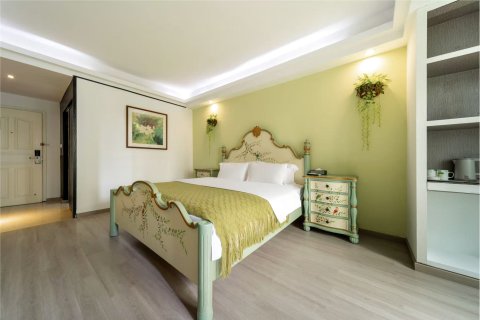 宽厚酒店(吴川同德城一中店)