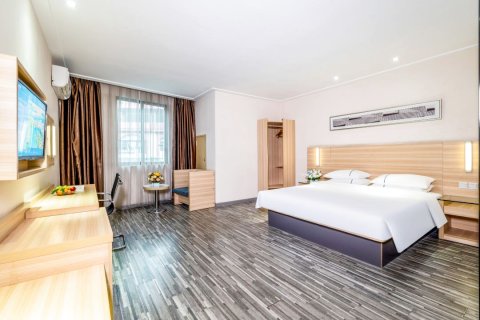 云境酒店(平南中心购物广场县政府店)