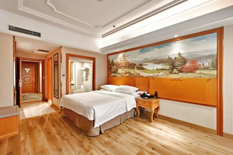 维也纳国际酒店(丹东江景之都店)