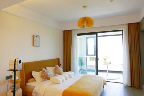 无境观云·海湾度假区泳池松坞里滨海营地民宿