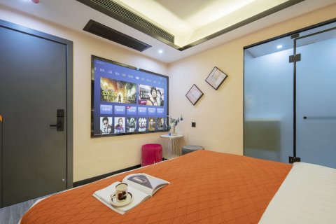 百麓园主题酒店(长沙五一广场IFS国金中心店)