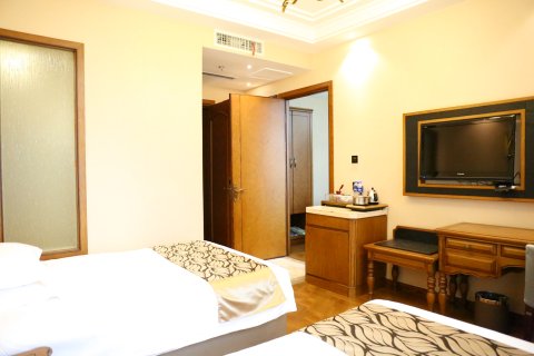 哈尔滨振宁酒店(中央大街地铁站索菲亚教堂店)